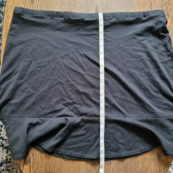 Fashion Bug Black Stretch Ruffle Hem Skirt Size Women's 22/24W - Picture 4 of 5